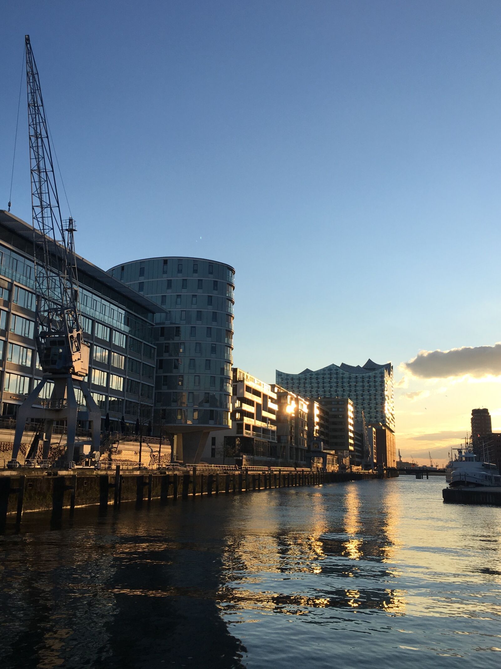 Apple iPhone 6s sample photo. Hamburg, harbour city, elbe photography