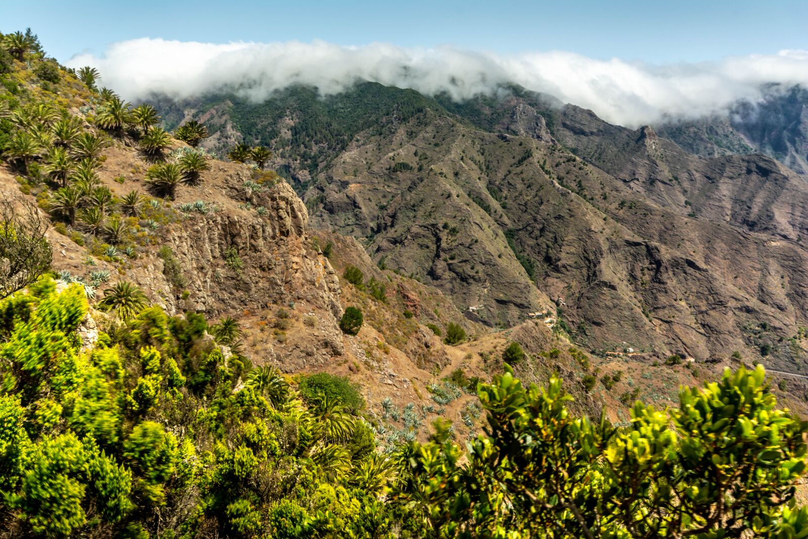 Nikon D5200 sample photo. Mountain, clouds, landscape photography