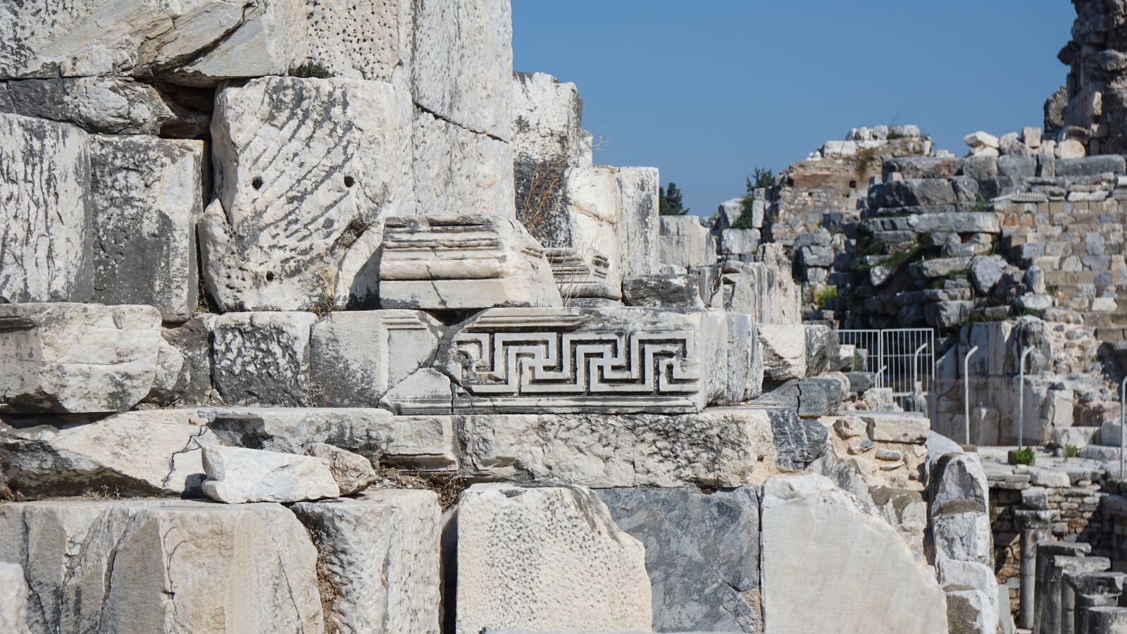 Sony a6000 + Sony Vario-Tessar T* E 16-70mm F4 ZA OSS sample photo. Turkey, hilt, the ruins photography