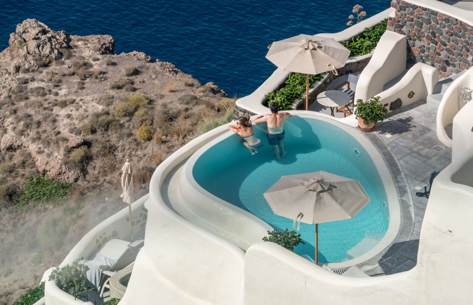 Sony a7R II + Sony FE 24-240mm F3.5-6.3 OSS sample photo. Santorini, oia, greece photography