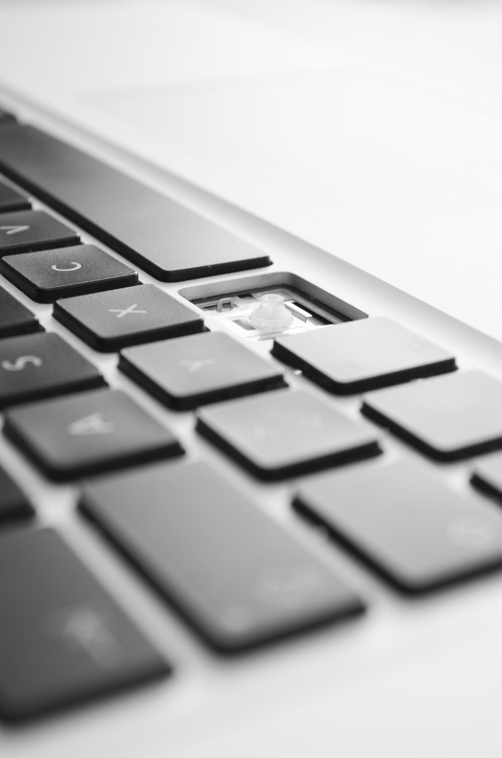 Nikon D5100 sample photo. Computer, keyboard, broken photography