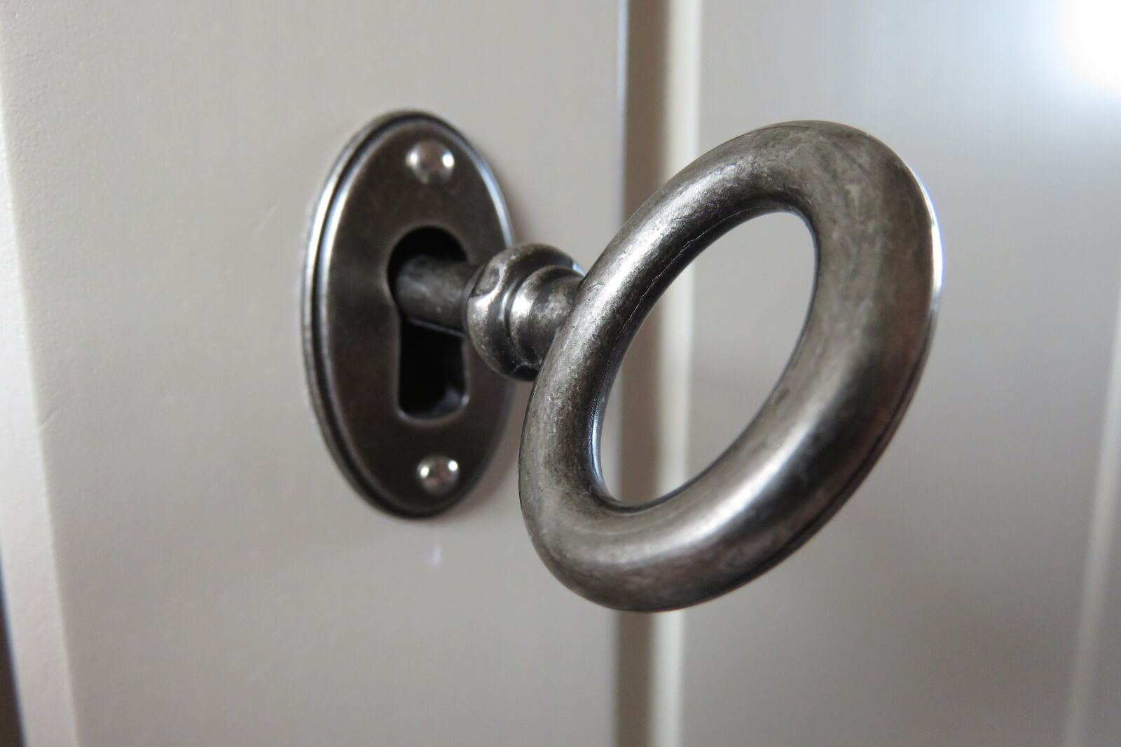 Canon PowerShot SX710 HS sample photo. Key, door, metal photography