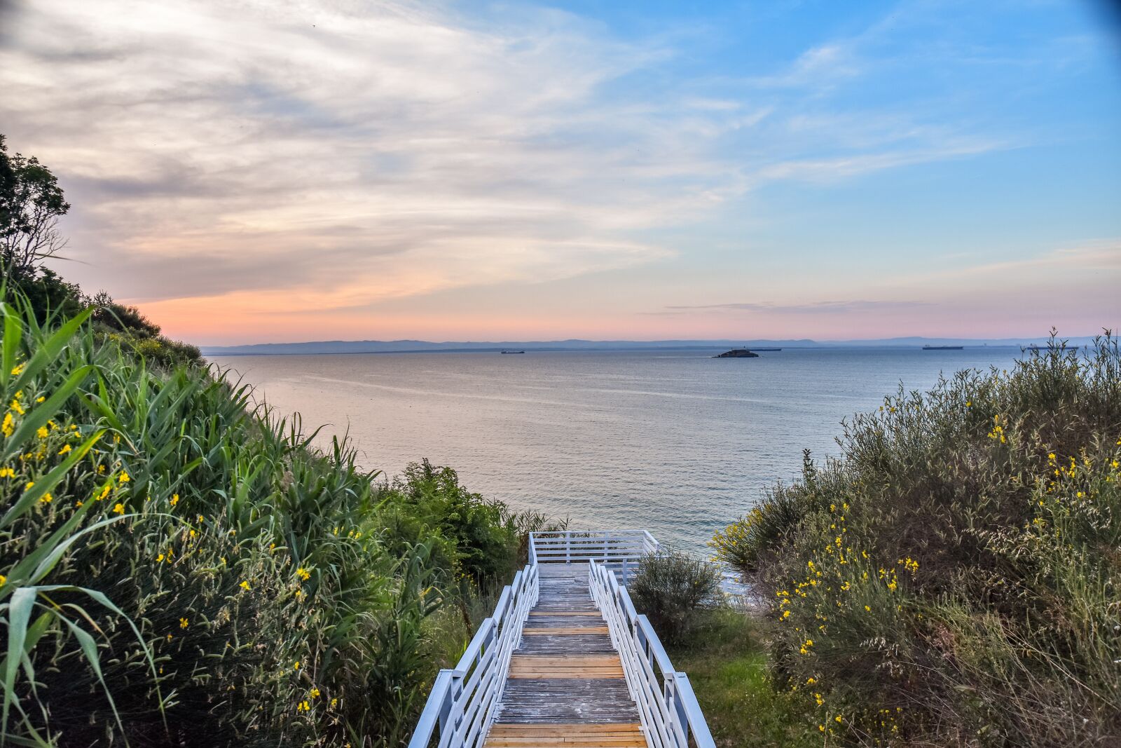 Nikon D3400 sample photo. Sea, clouds, stairs photography