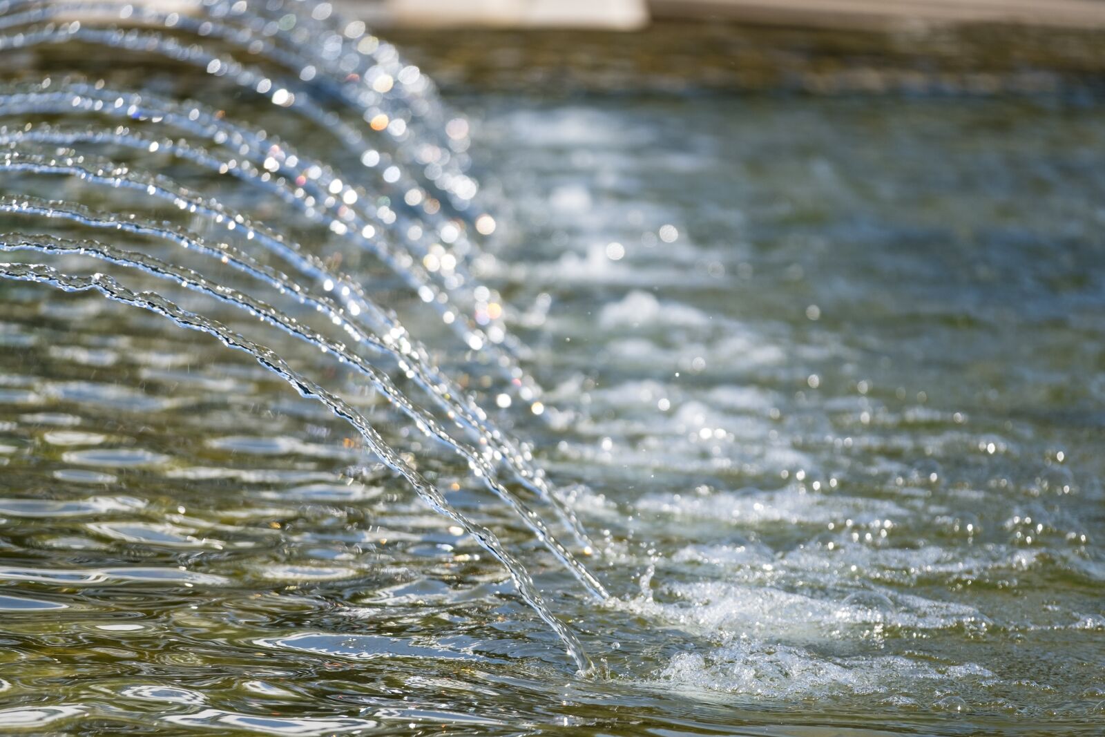 Fujifilm X-T2 + Fujifilm XF 50-140mm F2.8 R LM OIS WR sample photo. Fountain, water, water feature photography