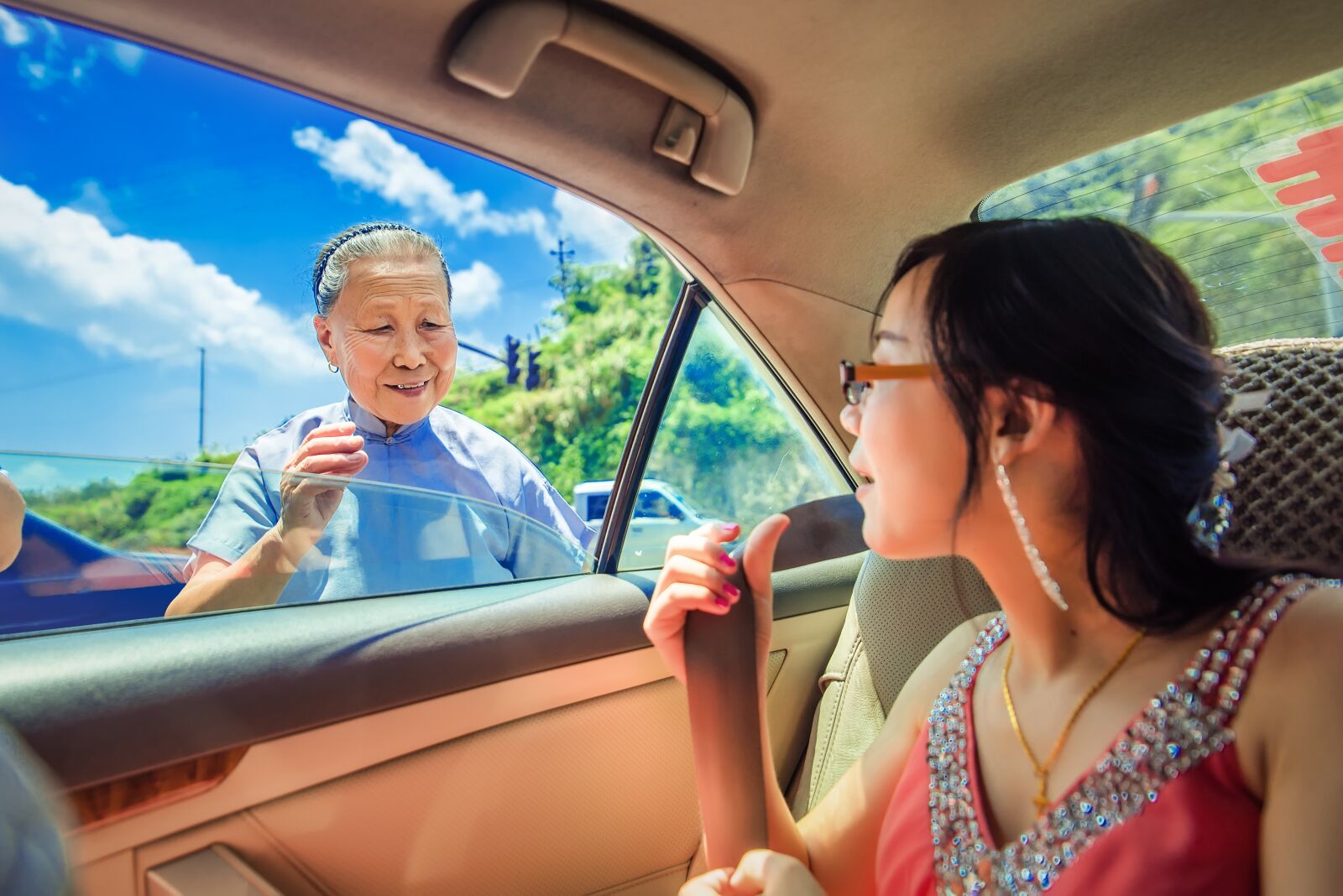 Nikon D750 sample photo. Backseat, car, travel photography