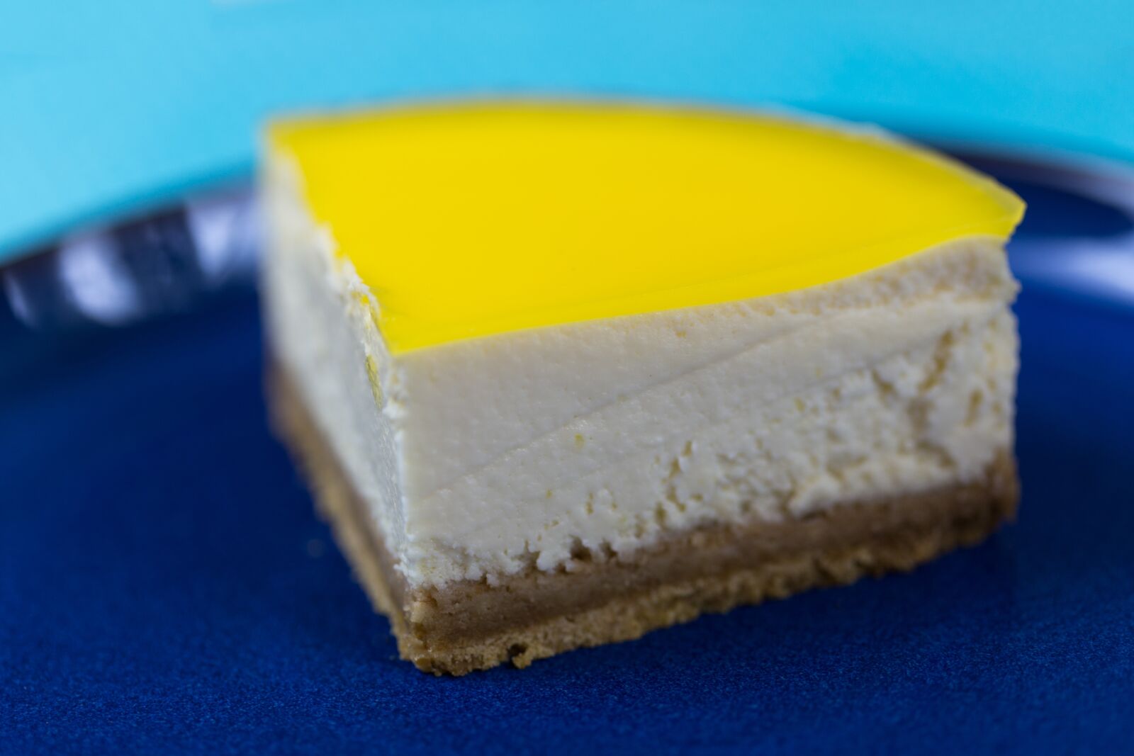 Canon EOS 6D + Canon EF 100mm F2.8 Macro USM sample photo. Cheesecake, lemon, dessert photography