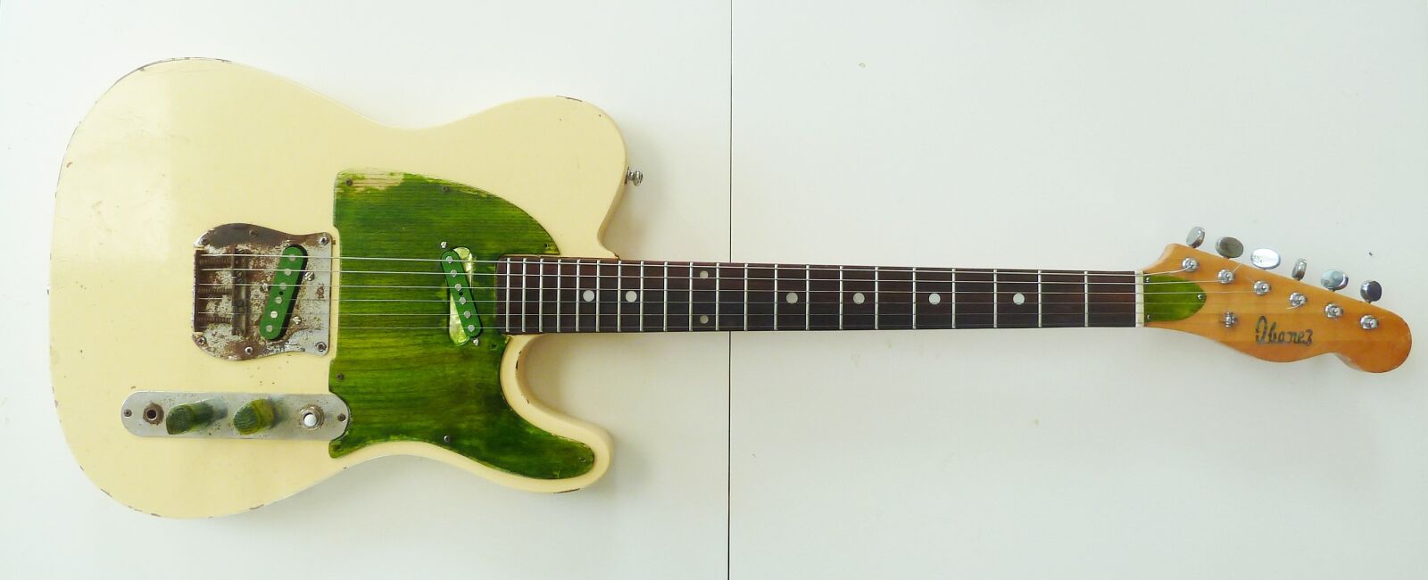 Panasonic Lumix DMC-ZS7 (Lumix DMC-TZ10) sample photo. Guitar, electric, ibanez photography
