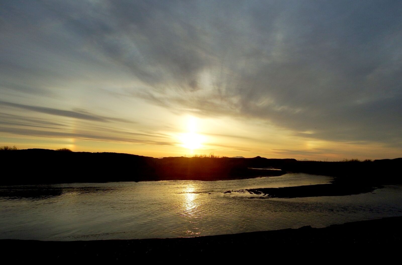 Fujifilm FinePix S1 sample photo. Halo, sunset, clouds photography