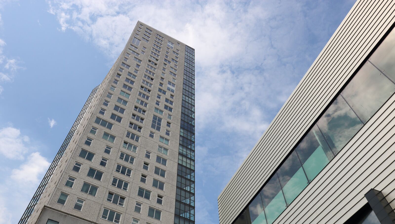 Canon EOS 750D (EOS Rebel T6i / EOS Kiss X8i) sample photo. Netherlands, eindhoven, building photography