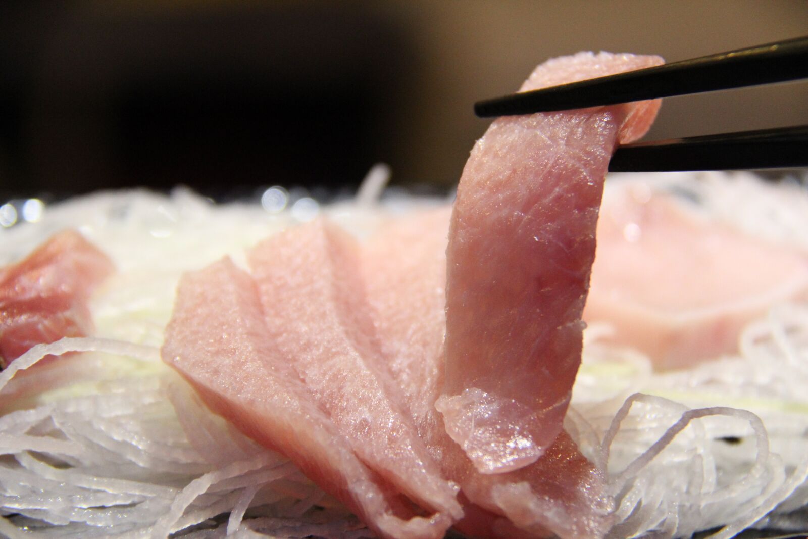 Canon EF-S 18-200mm F3.5-5.6 IS sample photo. Tuna, tuna belly fat photography