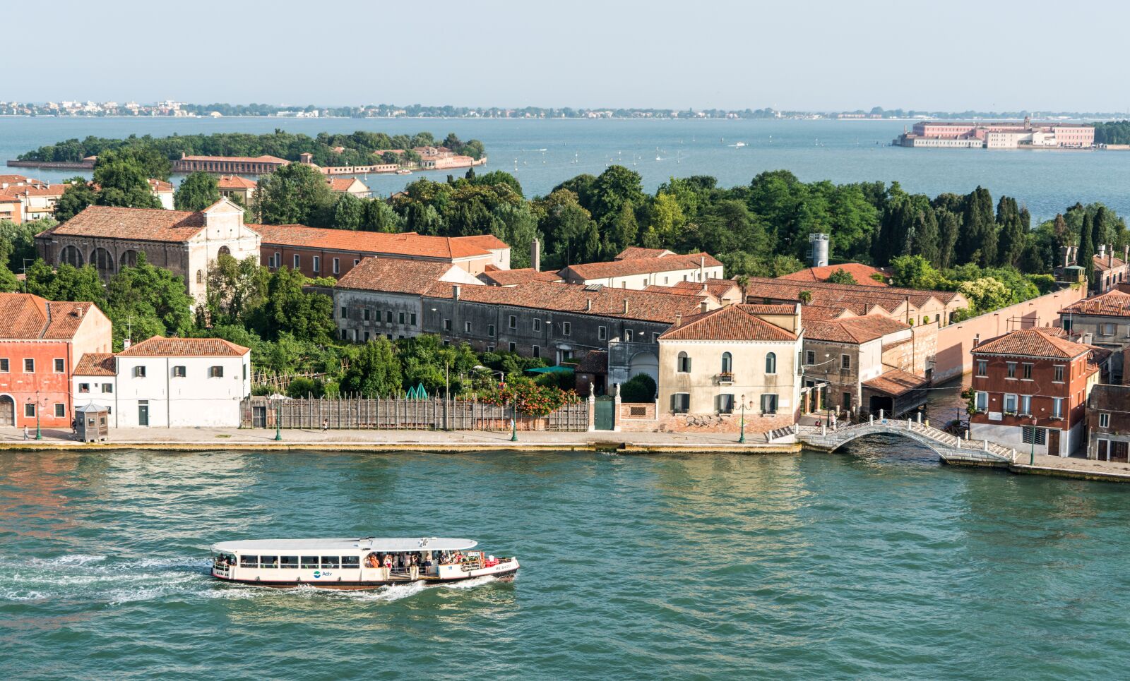 Sony a7R II + Sony FE 24-240mm F3.5-6.3 OSS sample photo. Venice, italy, europe photography