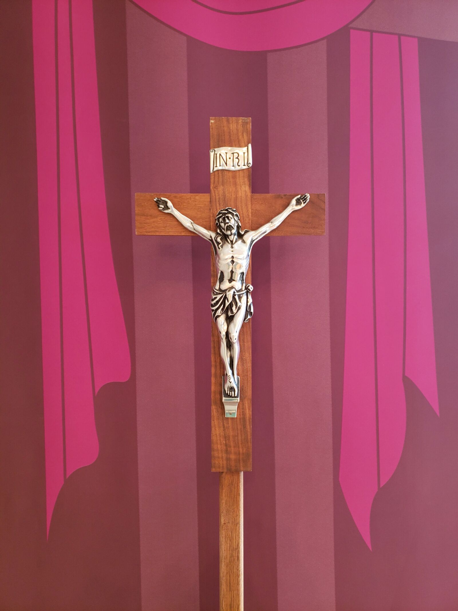 Samsung Galaxy S9 sample photo. Cross, crown, nails photography