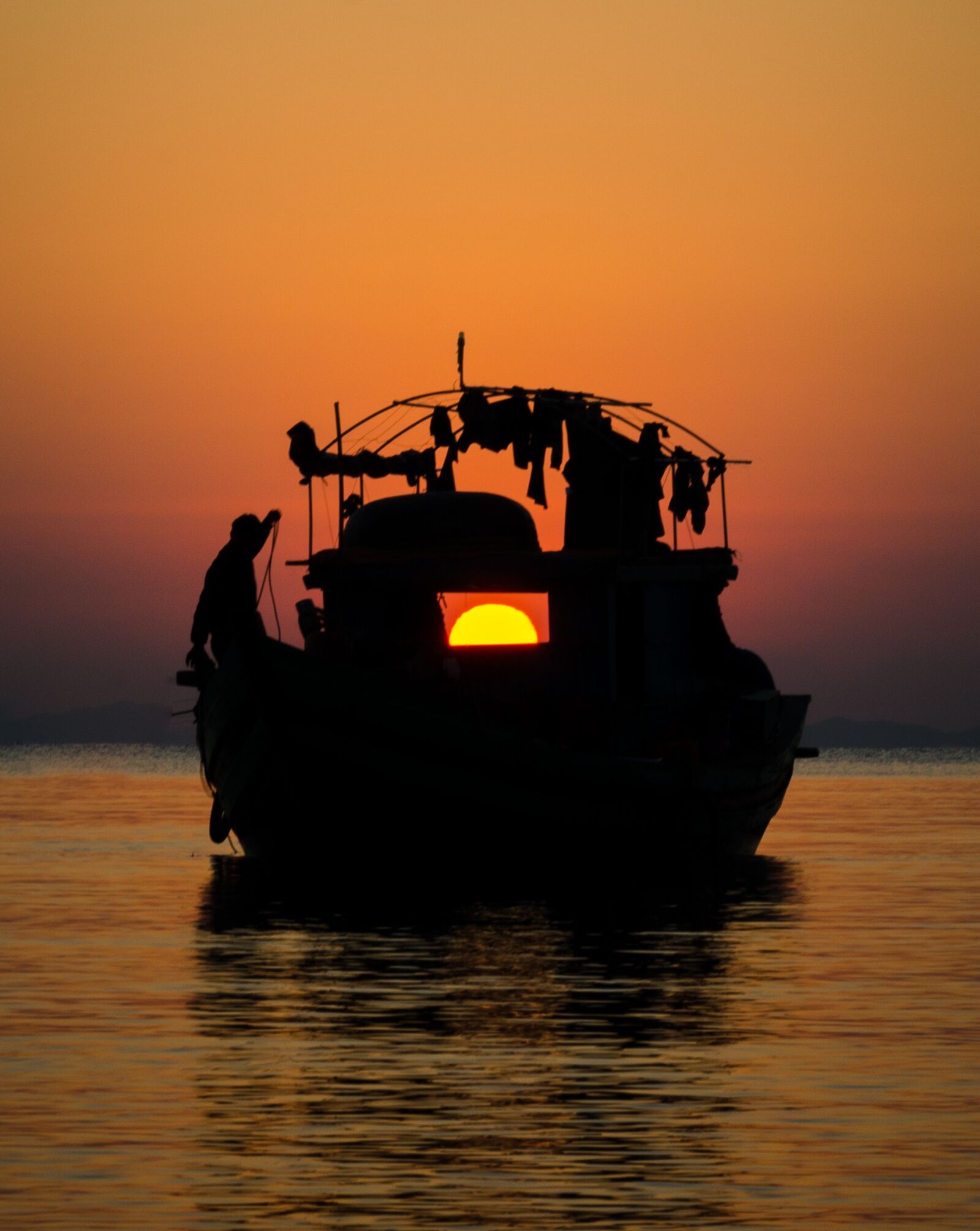 Nikon D7000 sample photo. Sunset, the boat, man photography