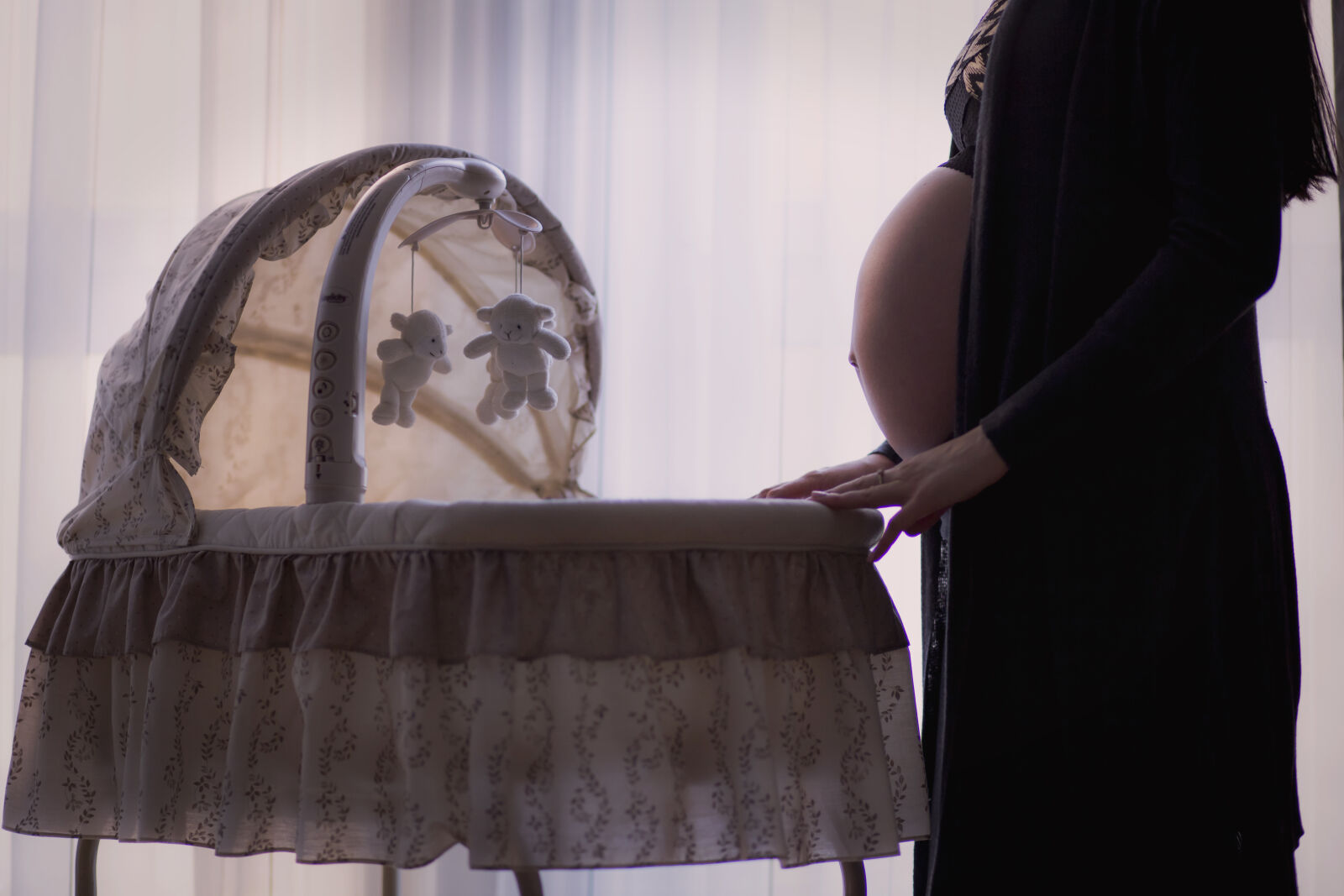 Canon EF 85mm F1.8 USM sample photo. Pregnant, woman, standing, near photography