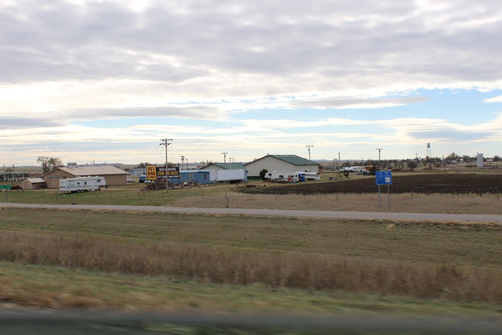 Canon EOS 1200D (EOS Rebel T5 / EOS Kiss X70 / EOS Hi) sample photo. Field, sky, road photography