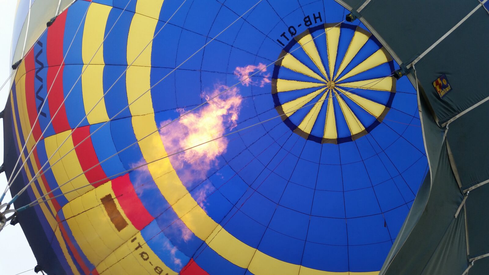 Samsung Galaxy S5 sample photo. Hot air balloon, balloon photography