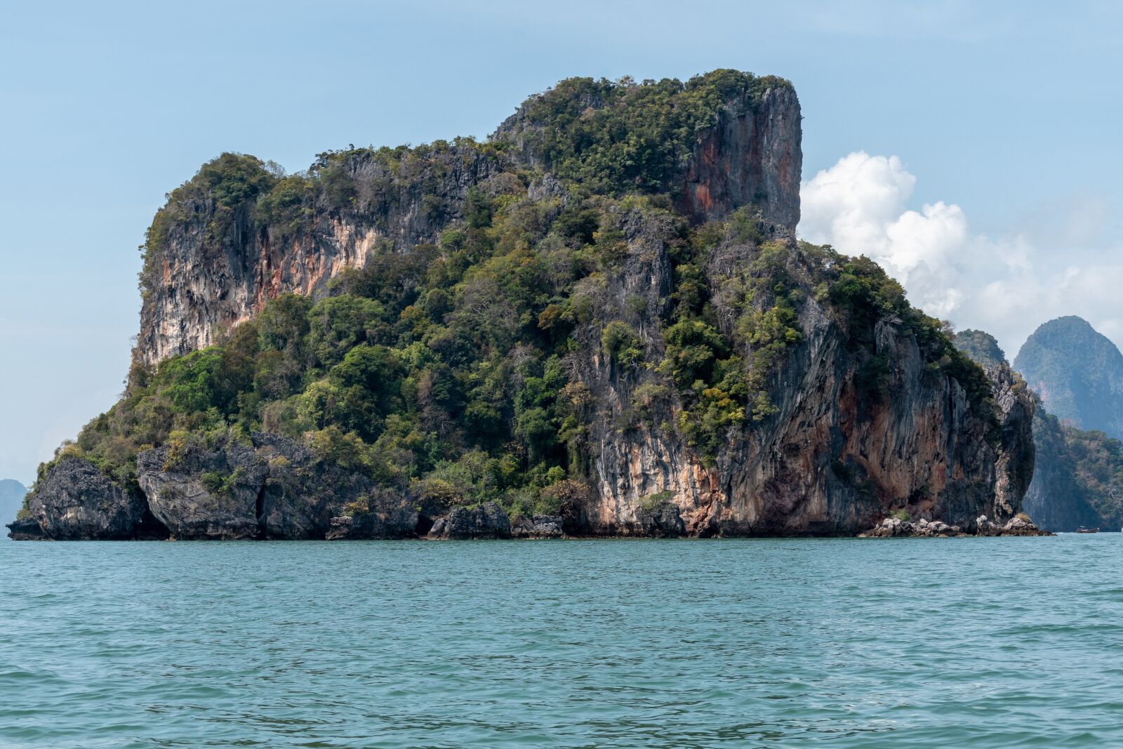 Nikon D5600 sample photo. Thailand, sea, rocks photography