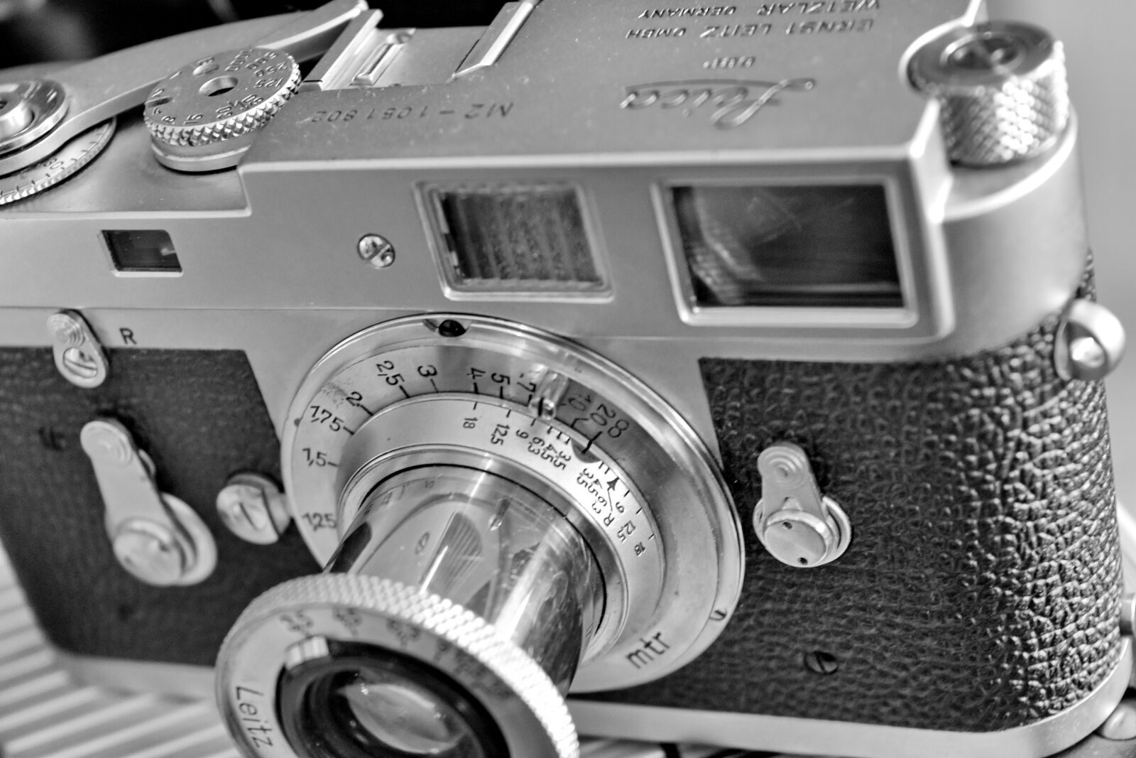 Nikon D5500 sample photo. Lens, nostalgia, equipment, antique photography