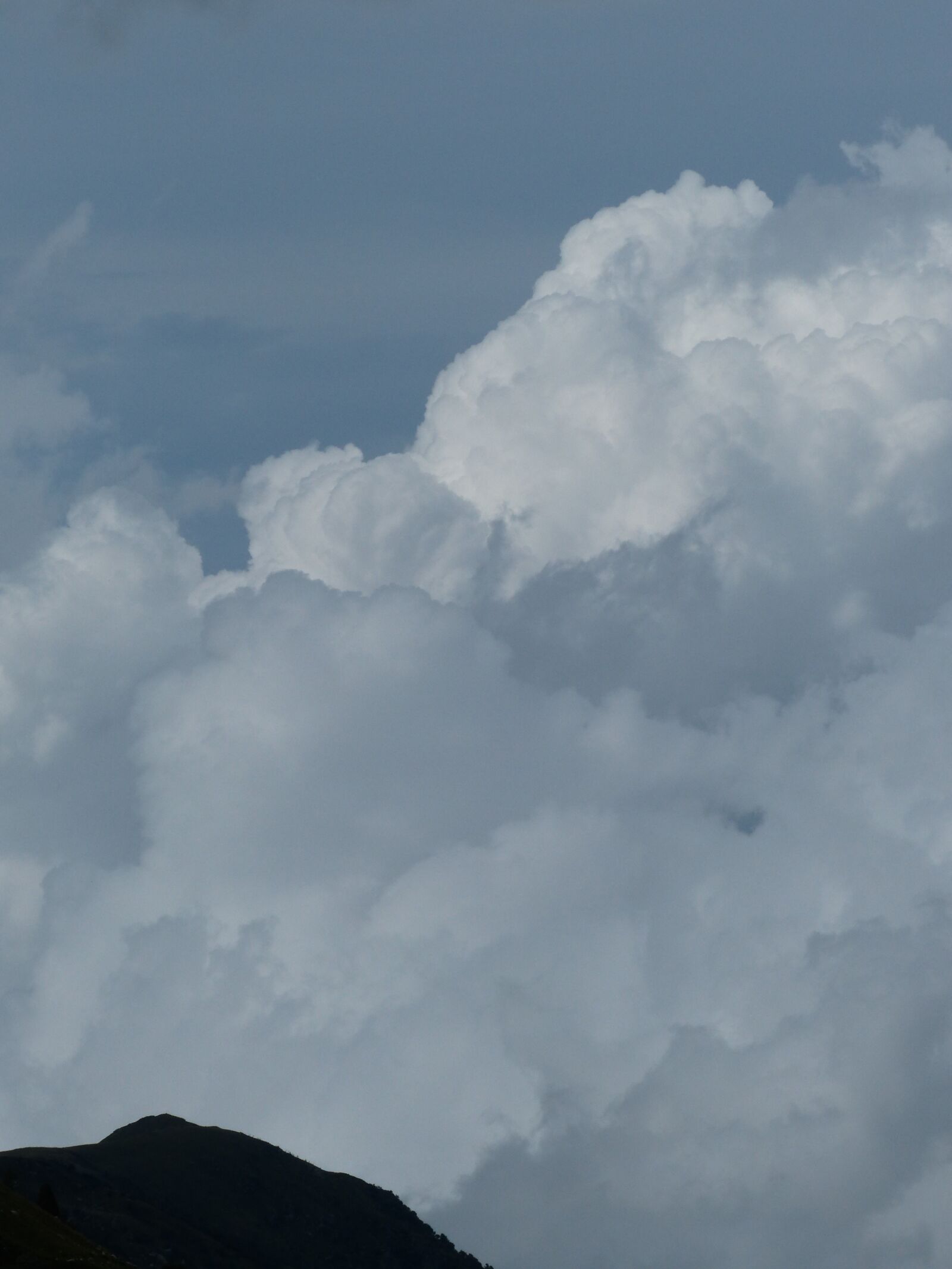 Panasonic Lumix DMC-FZ200 sample photo. Clouds, cloud mountain, sky photography