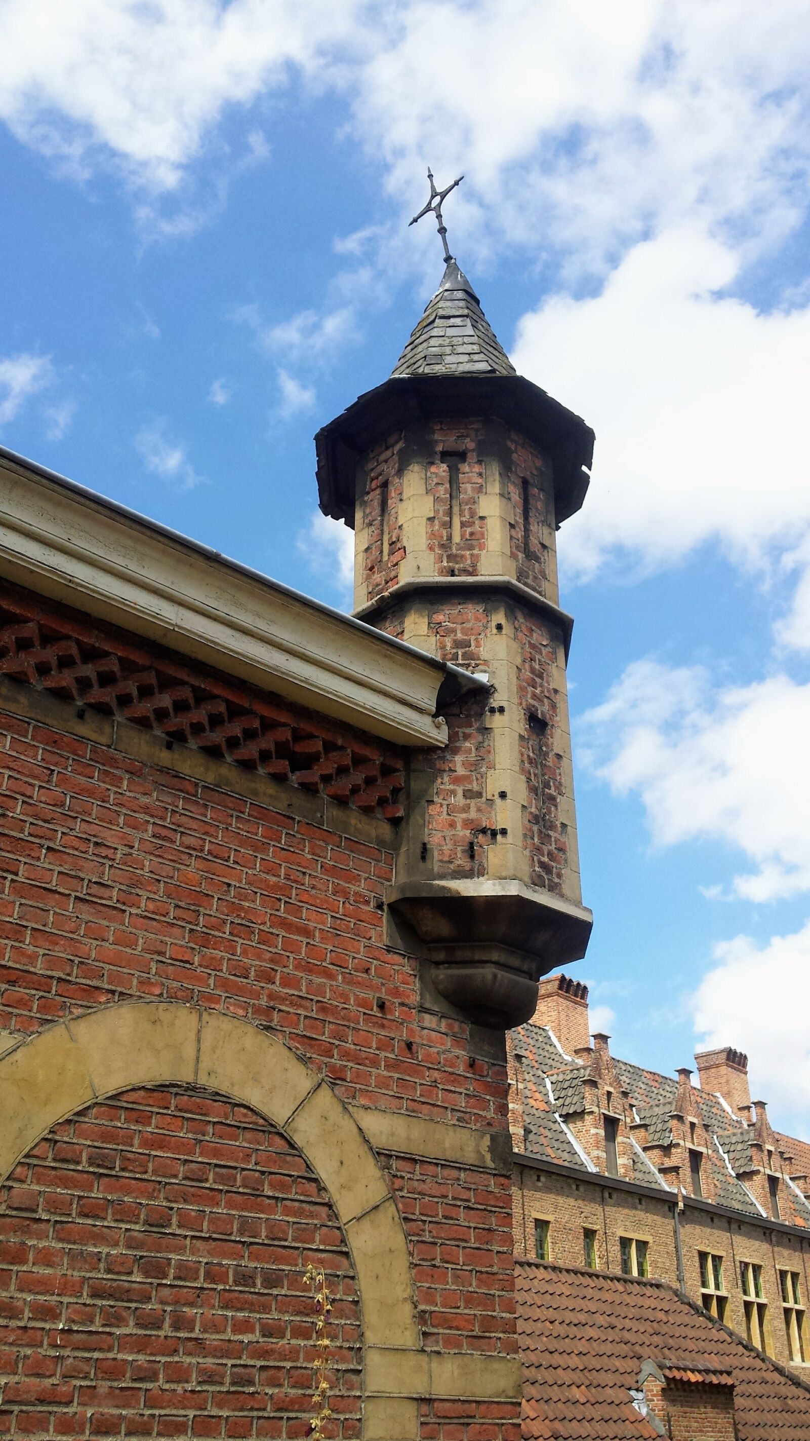 Samsung Galaxy S4 sample photo. Begijnhof, antwerp, faith photography