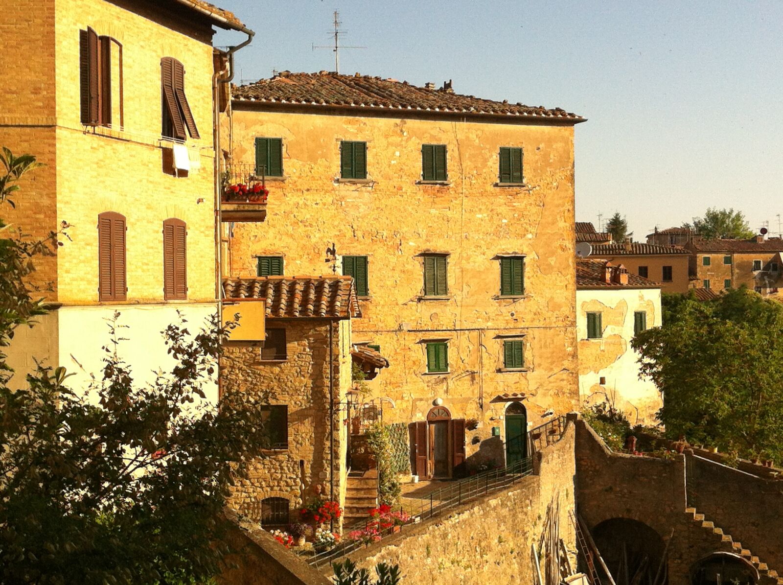 Apple iPhone 4 sample photo. Volterra, italy, tuscany photography