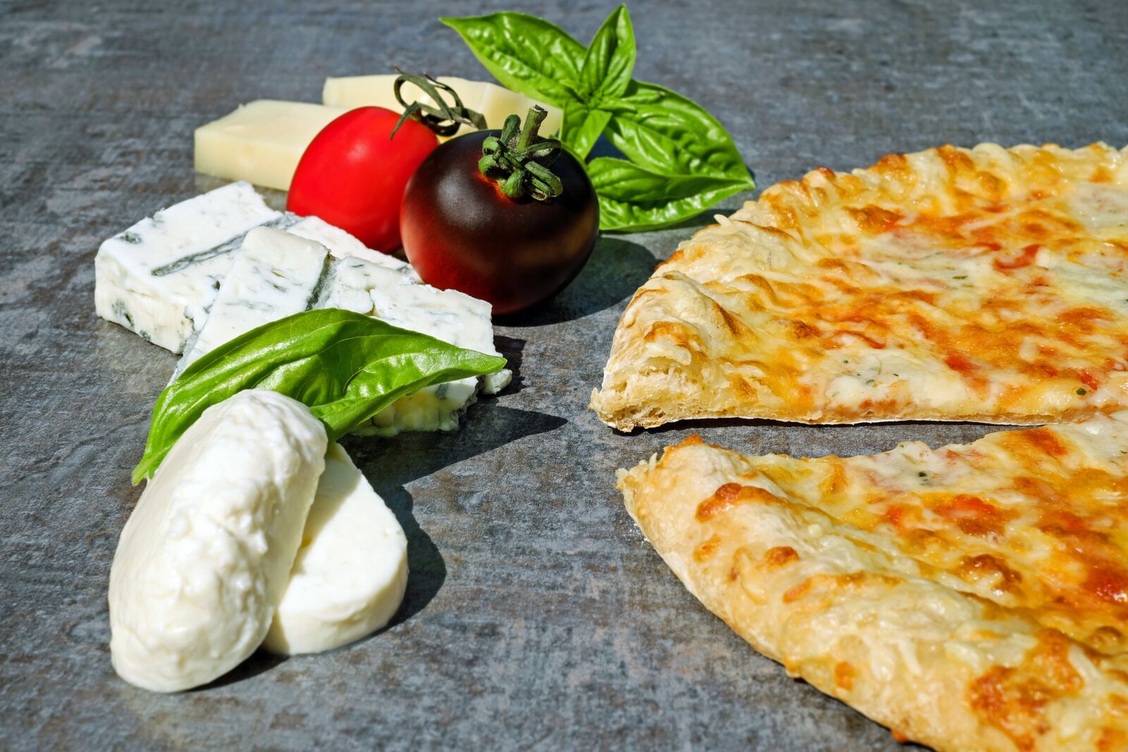 Fujifilm X-T10 + Fujifilm XF 35mm F1.4 R sample photo. Wood fired pizzas, pizza photography