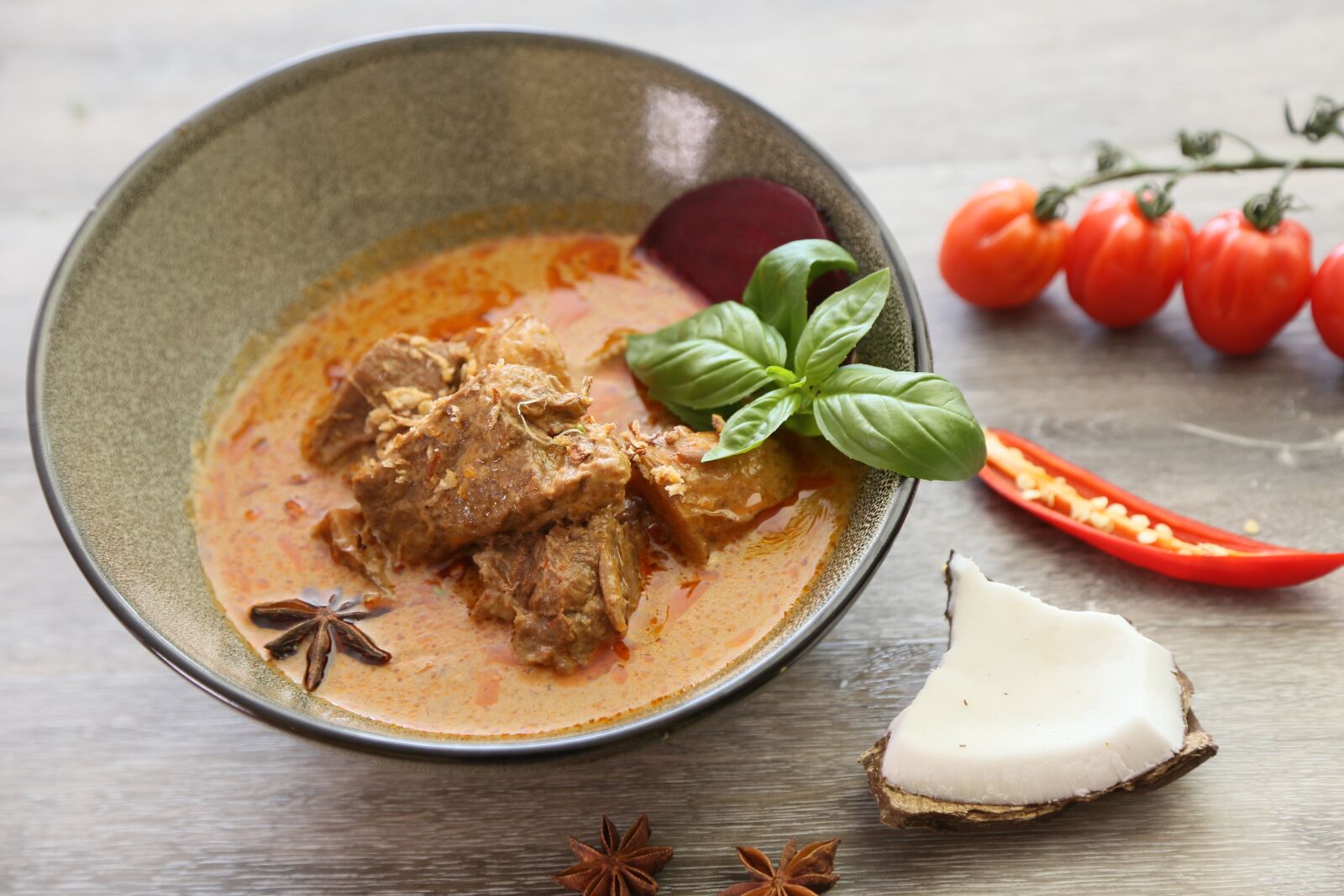 Canon EOS 6D + Canon EF 24-105mm F4L IS USM sample photo. Massamun beef, thai curry photography