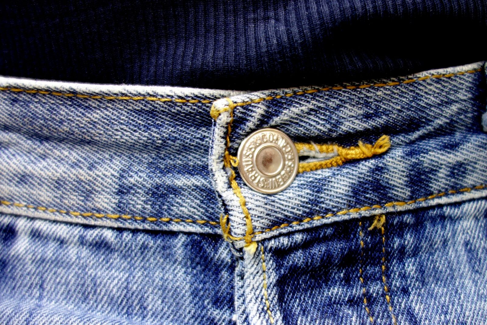 Sony Cyber-shot DSC-RX100 sample photo. Button, pants, jeans photography