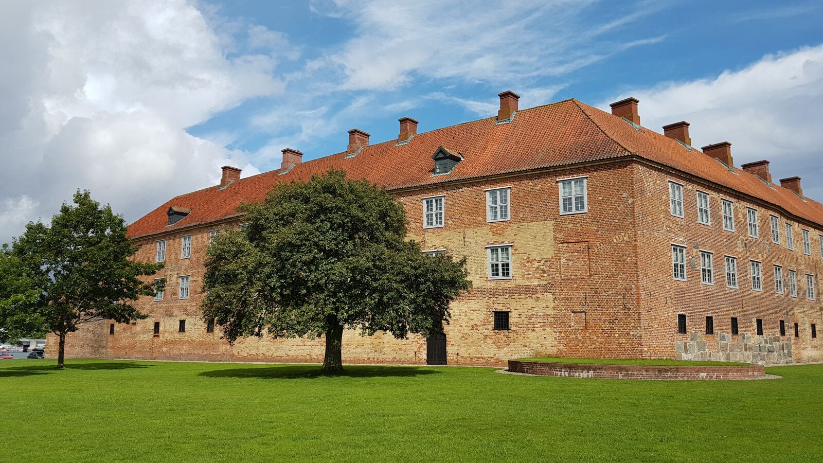 Samsung Galaxy S7 Edge sample photo. Castle special castle, denmark photography