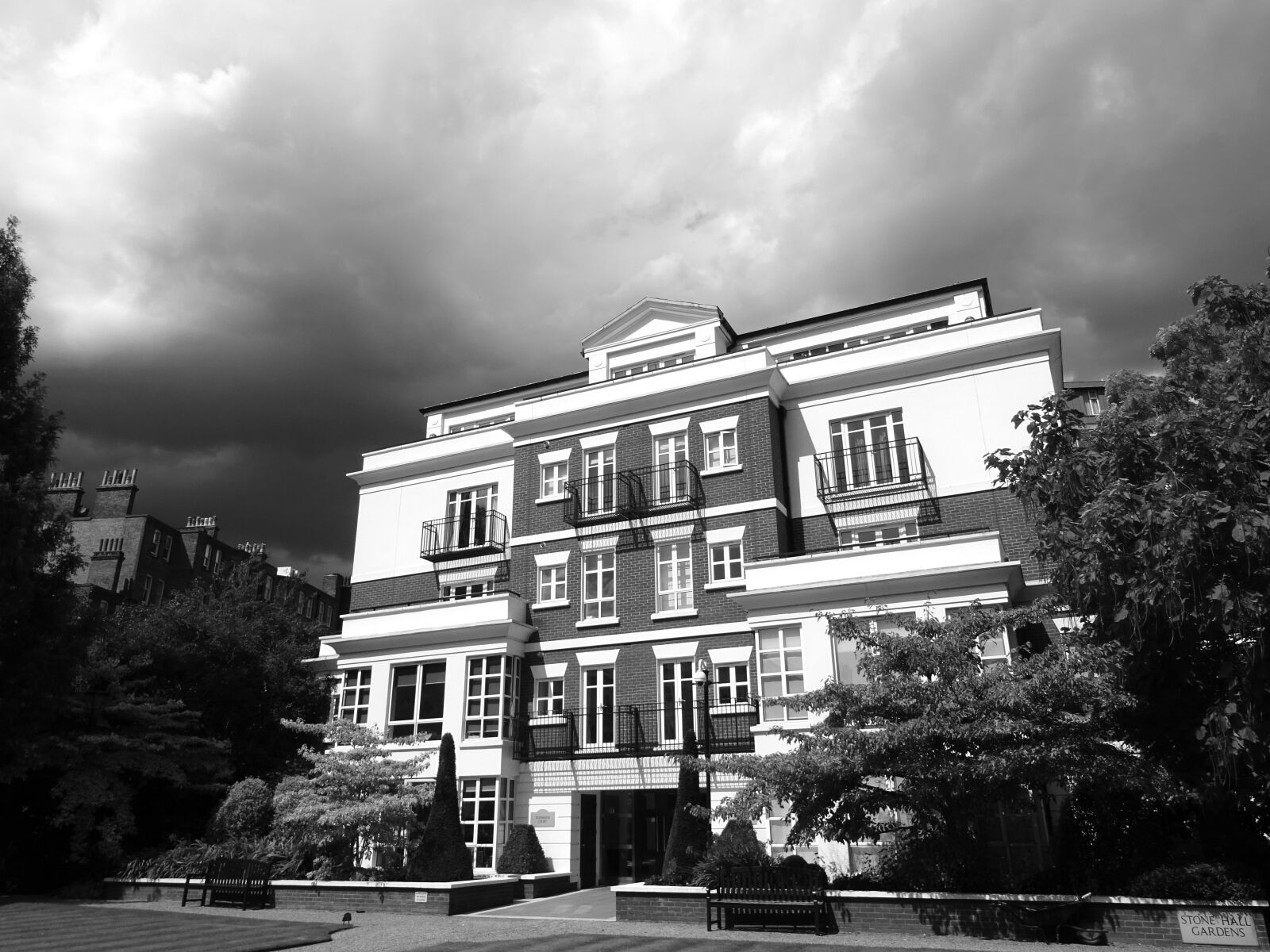 Sony DSC-HX60 sample photo. Architecture, black, and, white photography