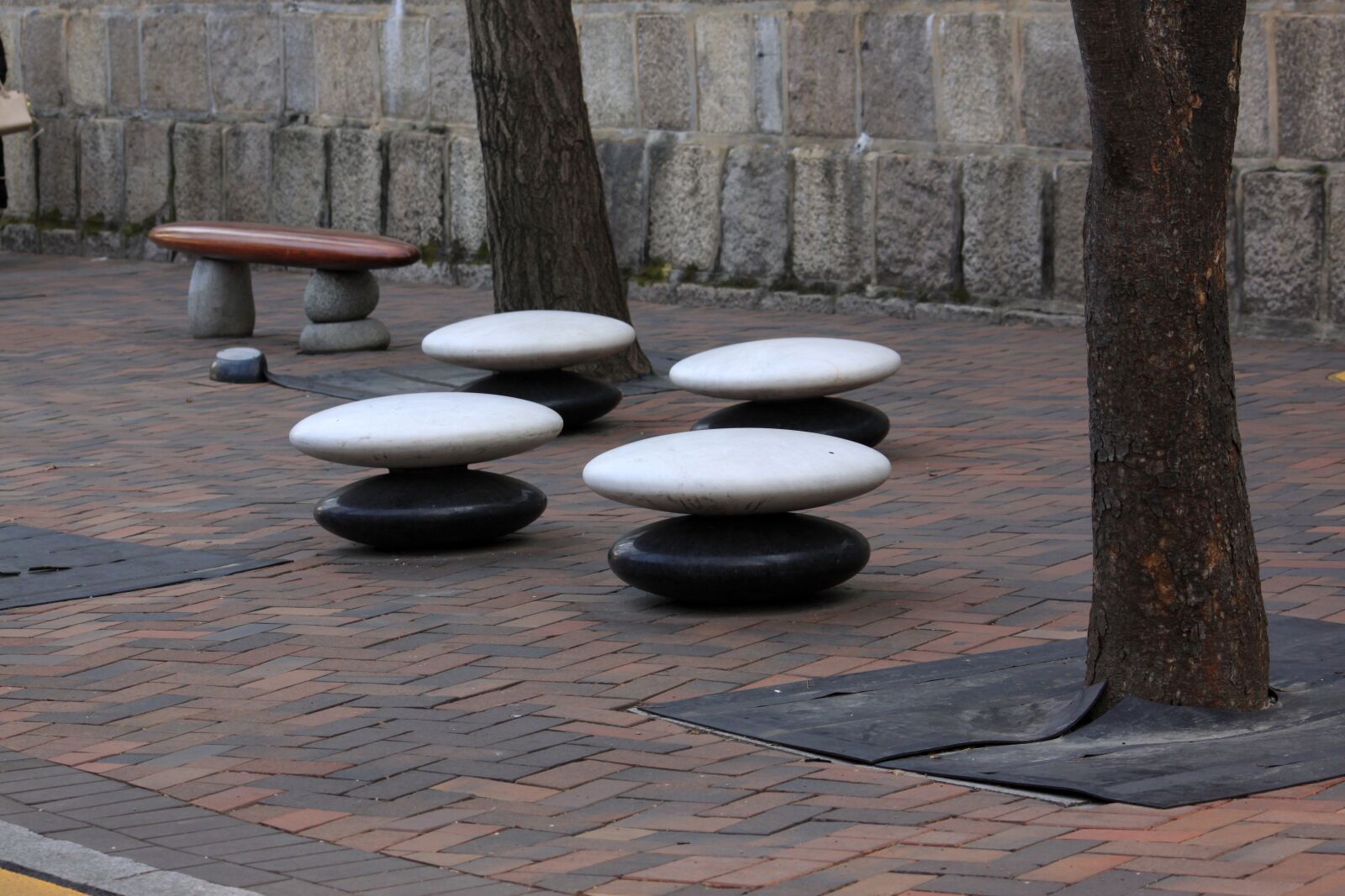 Canon EOS 50D sample photo. Chair, street, break photography