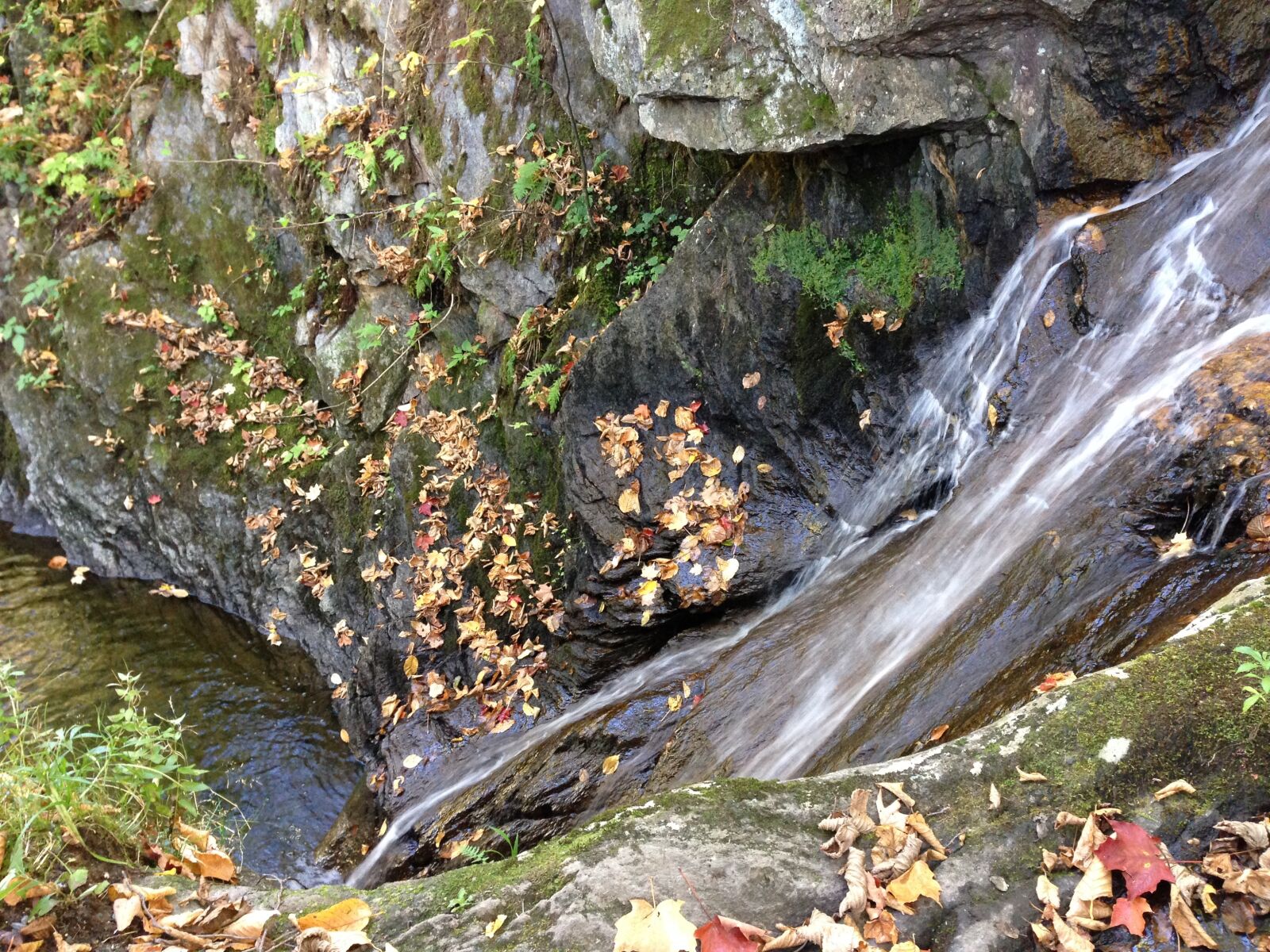 iPhone 5 back camera 4.12mm f/2.4 sample photo. Waterfall, autumn landscape, rock photography