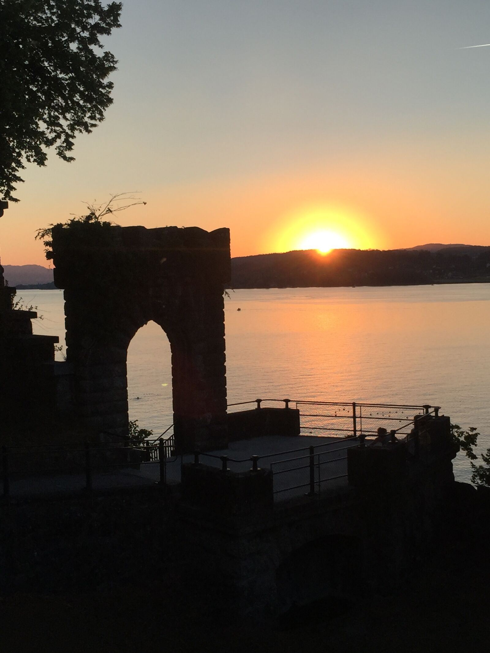 iPhone 6 back camera 4.15mm f/2.2 sample photo. Rapperswil jona, sunset, view photography