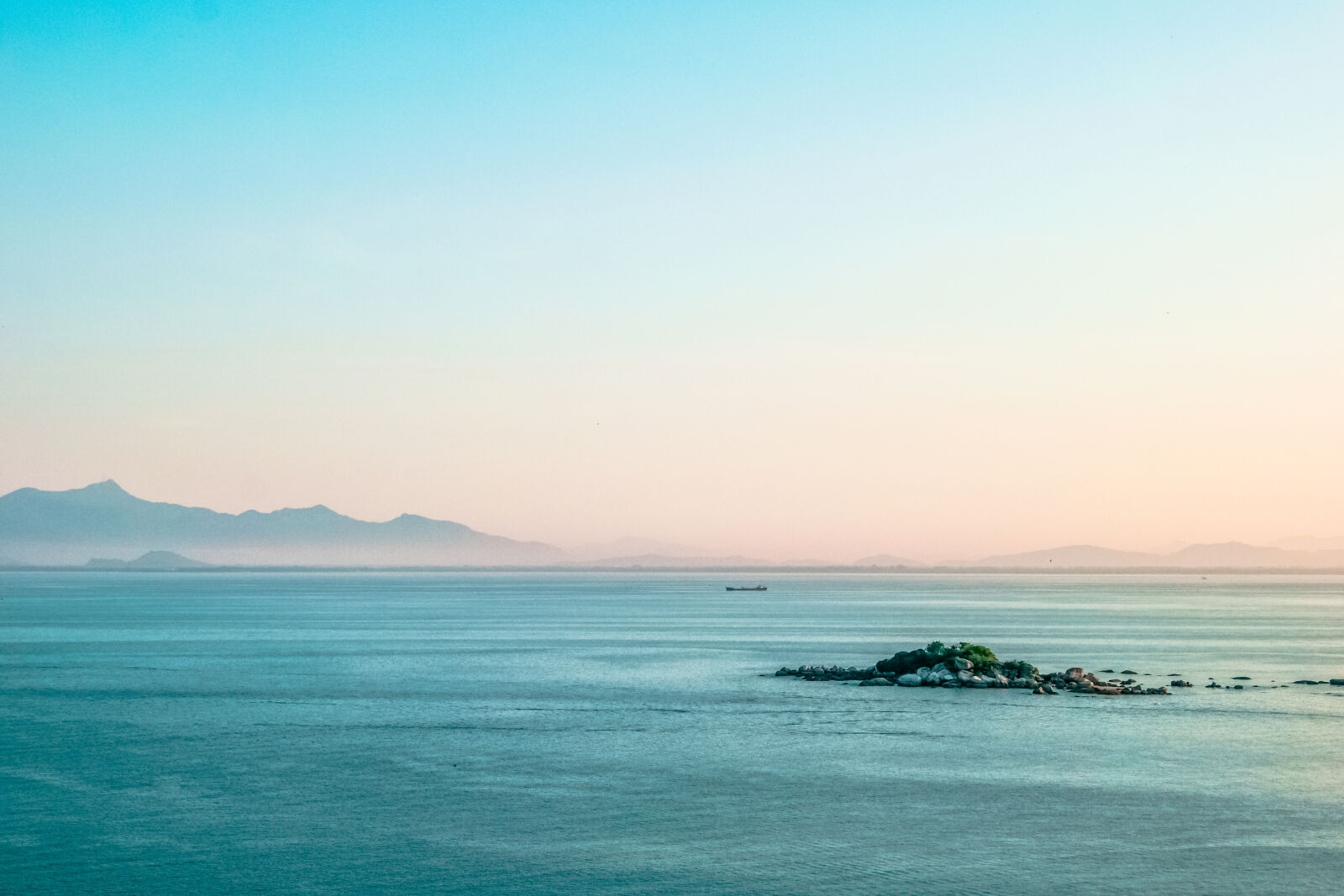 Samsung NX1 sample photo. Sea, landscape, sunset, silhouette photography