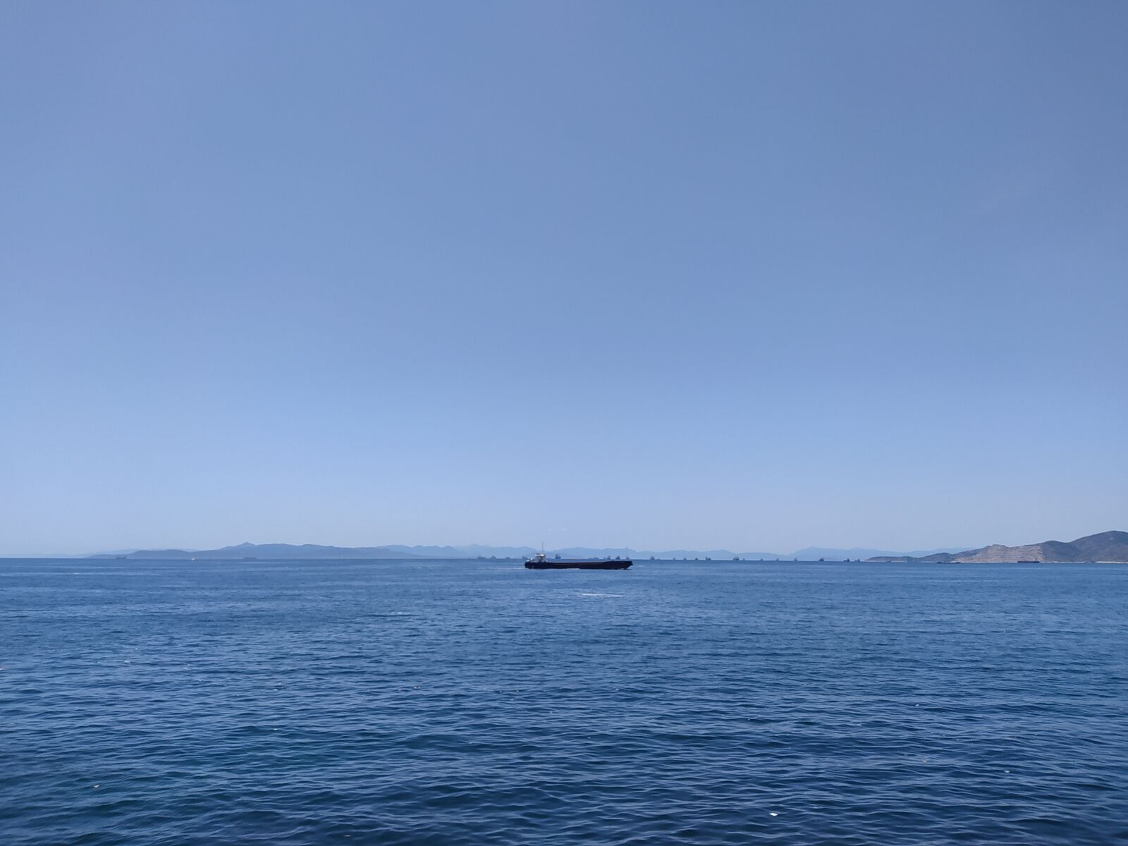 Xiaomi Redmi Note 8 sample photo. Sea, boat, sky photography
