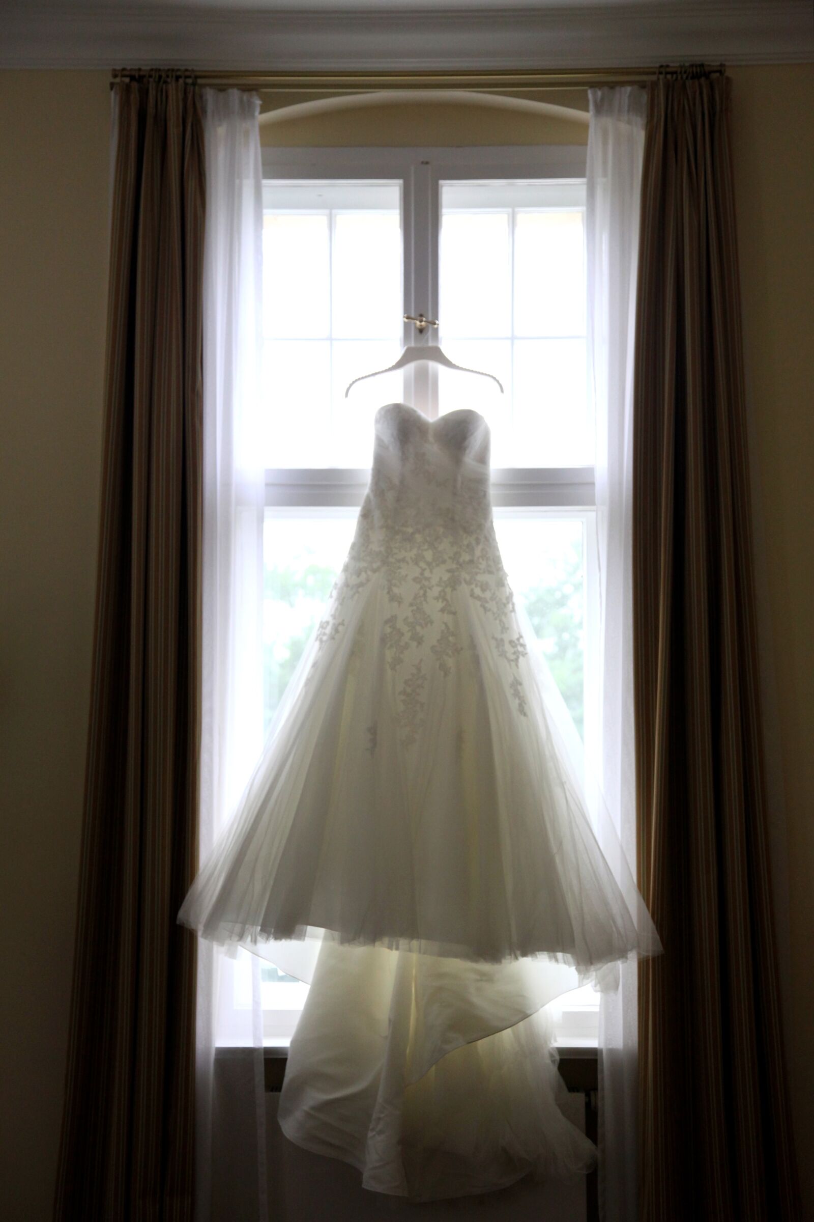 Canon EOS 5D Mark II sample photo. Wedding dress, pronovias, wedding photography