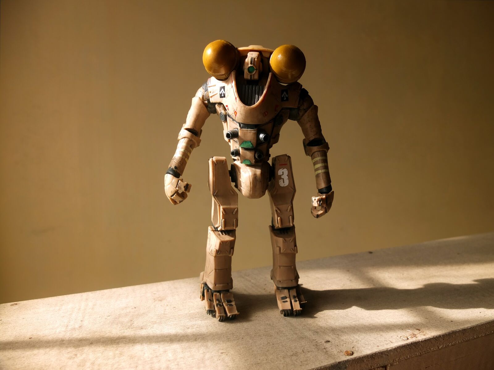 Fujifilm X10 sample photo. Robot toy, brave, horizon photography