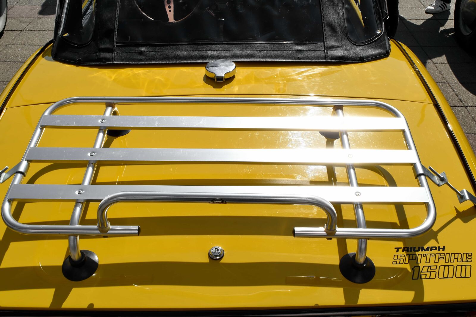 Nikon D5500 sample photo. Metal, nostalgia, paint, yellow photography