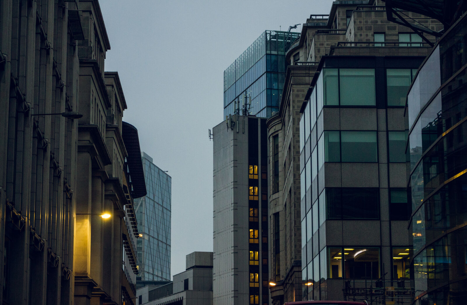 Canon EOS 700D (EOS Rebel T5i / EOS Kiss X7i) sample photo. Architecture, buildings, city, cityscape photography