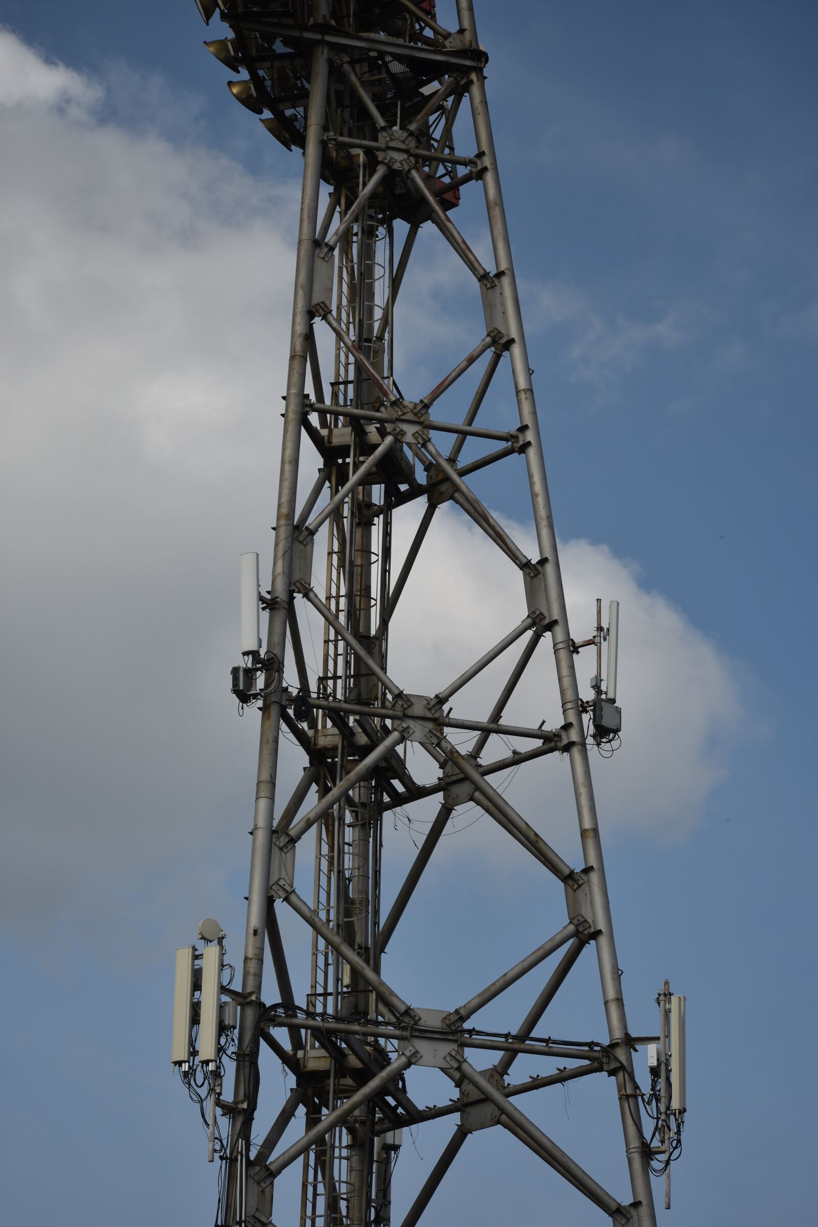 Nikon D3400 sample photo. Structure, metal, lighting photography