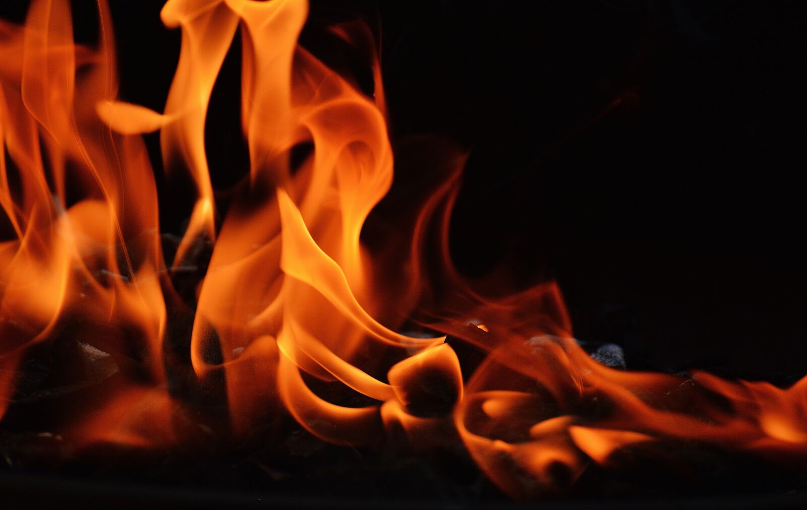 Nikon D3200 sample photo. Flame, embers, fire photography