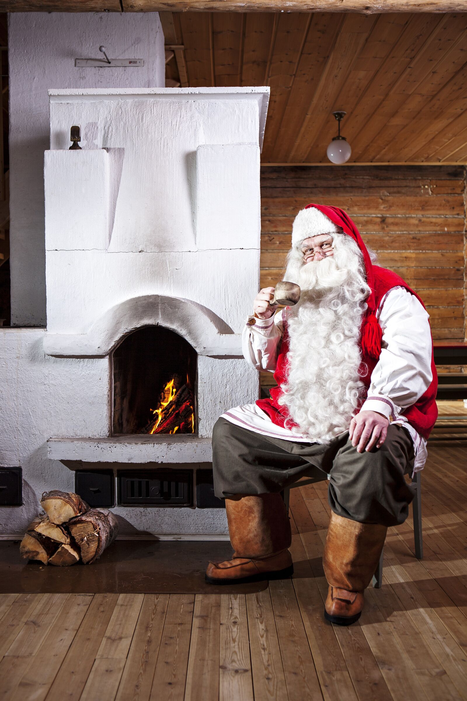 Canon EOS 5D Mark II + Canon EF 24-70mm F2.8L USM sample photo. Santa claus, fireplace, christmas photography