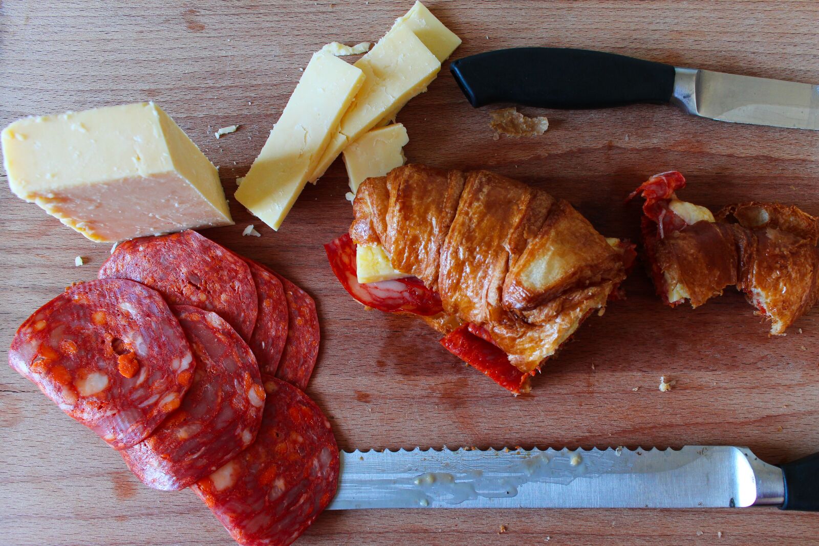 Canon EOS 700D (EOS Rebel T5i / EOS Kiss X7i) sample photo. Chorizo, croissant, snack photography