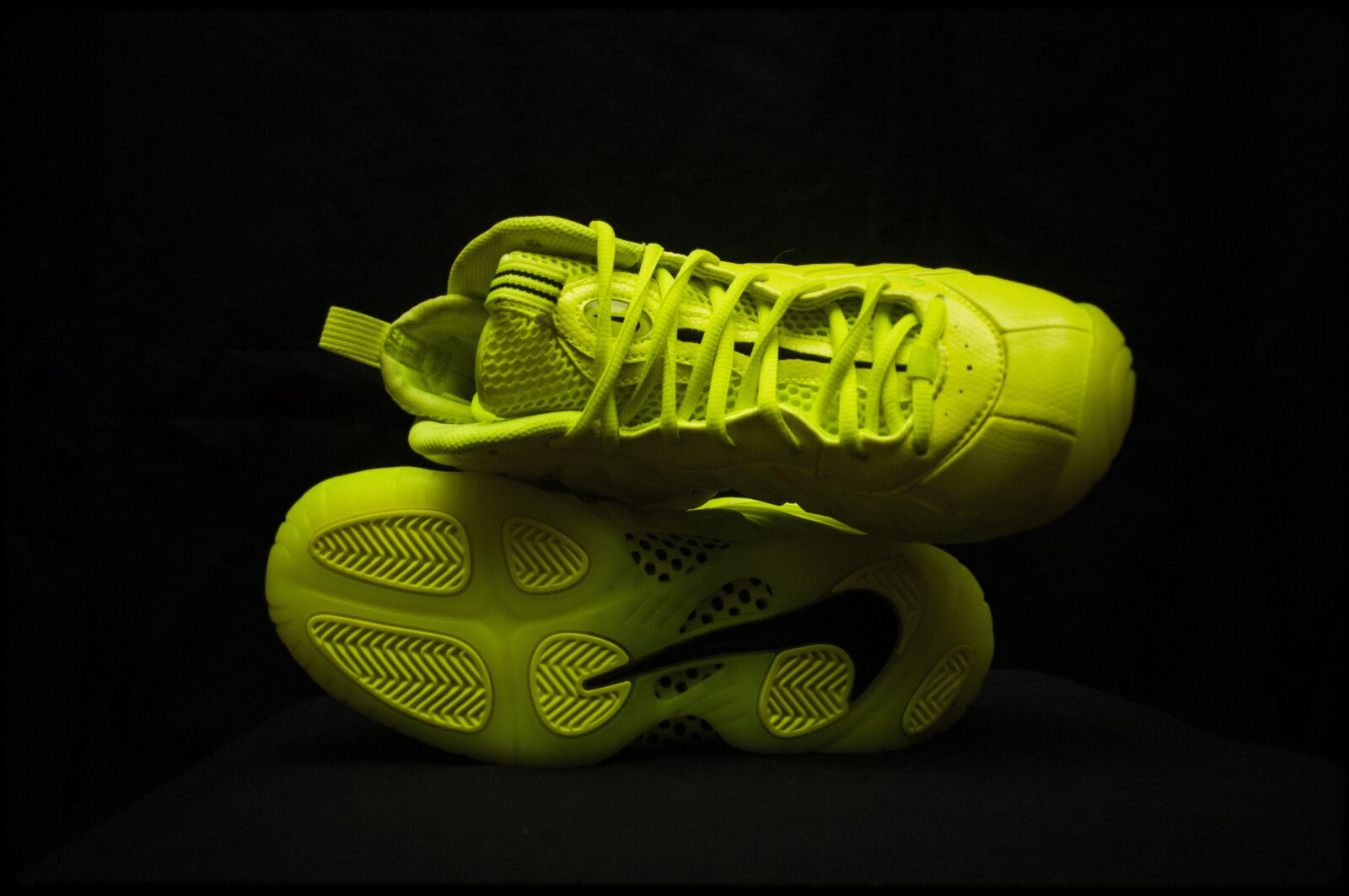 Nikon D90 sample photo. Sneakers, nike, new balance photography