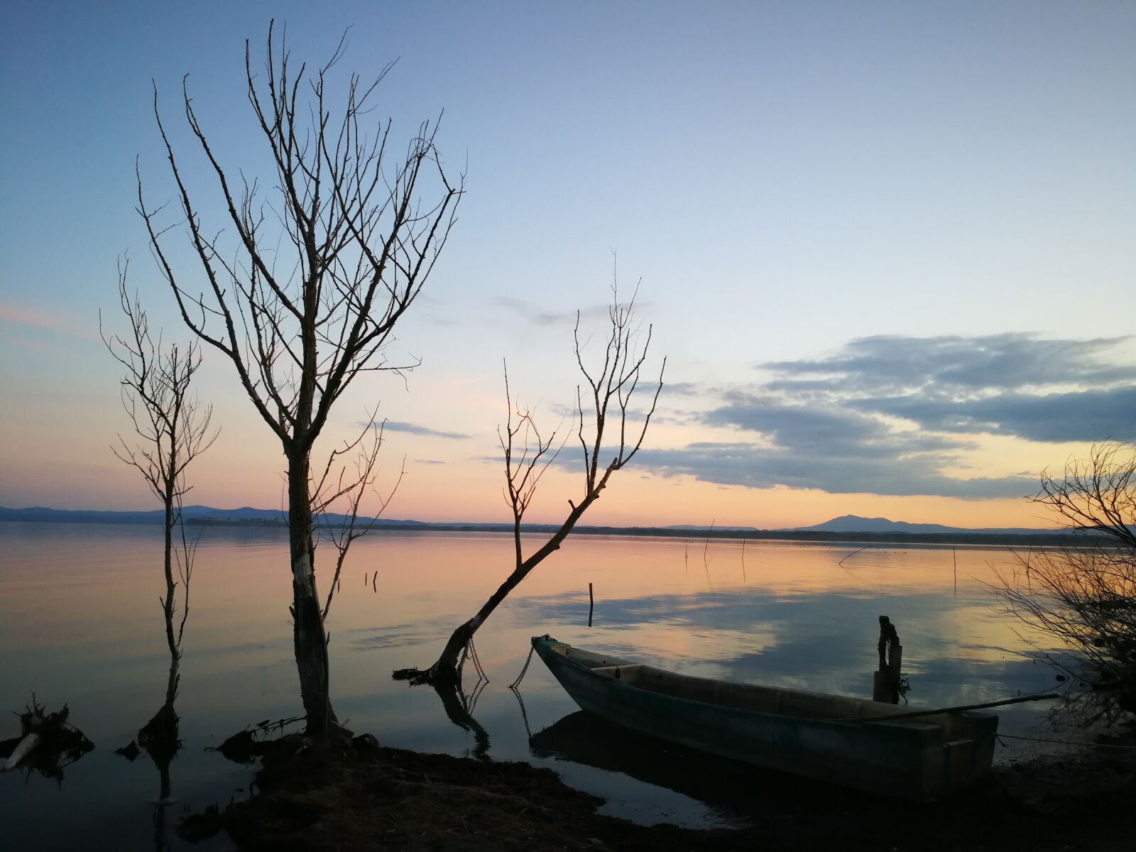 HUAWEI P10 sample photo. Lake, water, fishing photography
