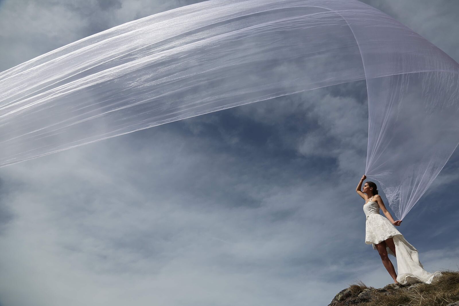 Canon EF 24-105mm F4L IS USM sample photo. Photo model, wedding, spectacular photography