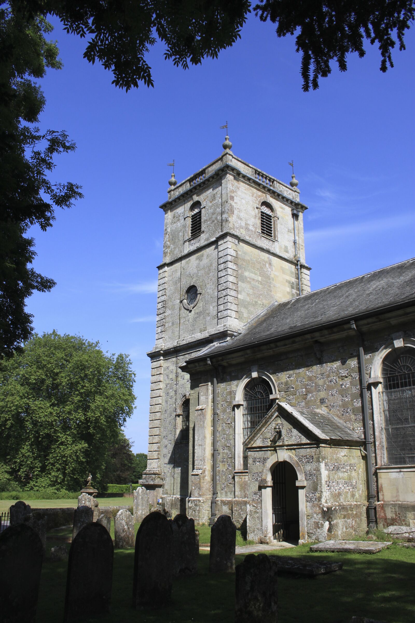 Canon EOS 500D (EOS Rebel T1i / EOS Kiss X3) sample photo. Church, summer, building photography