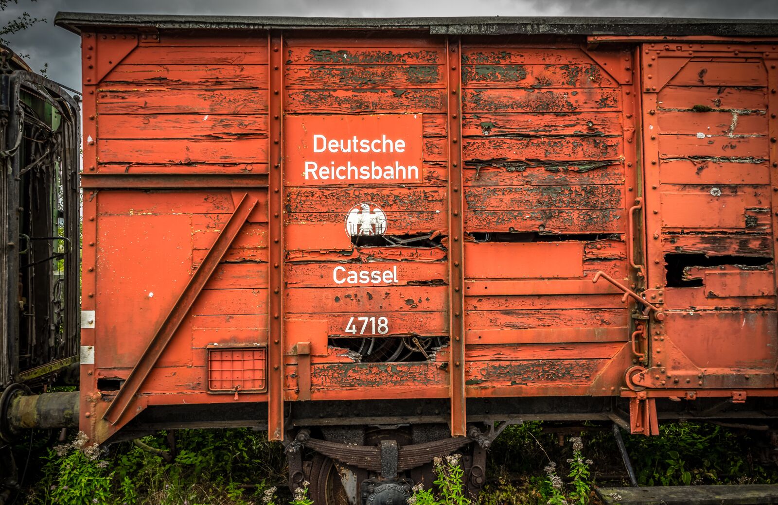 Sony a7 II + Sony FE 28-70mm F3.5-5.6 OSS sample photo. Goods wagons, wagon, railway photography