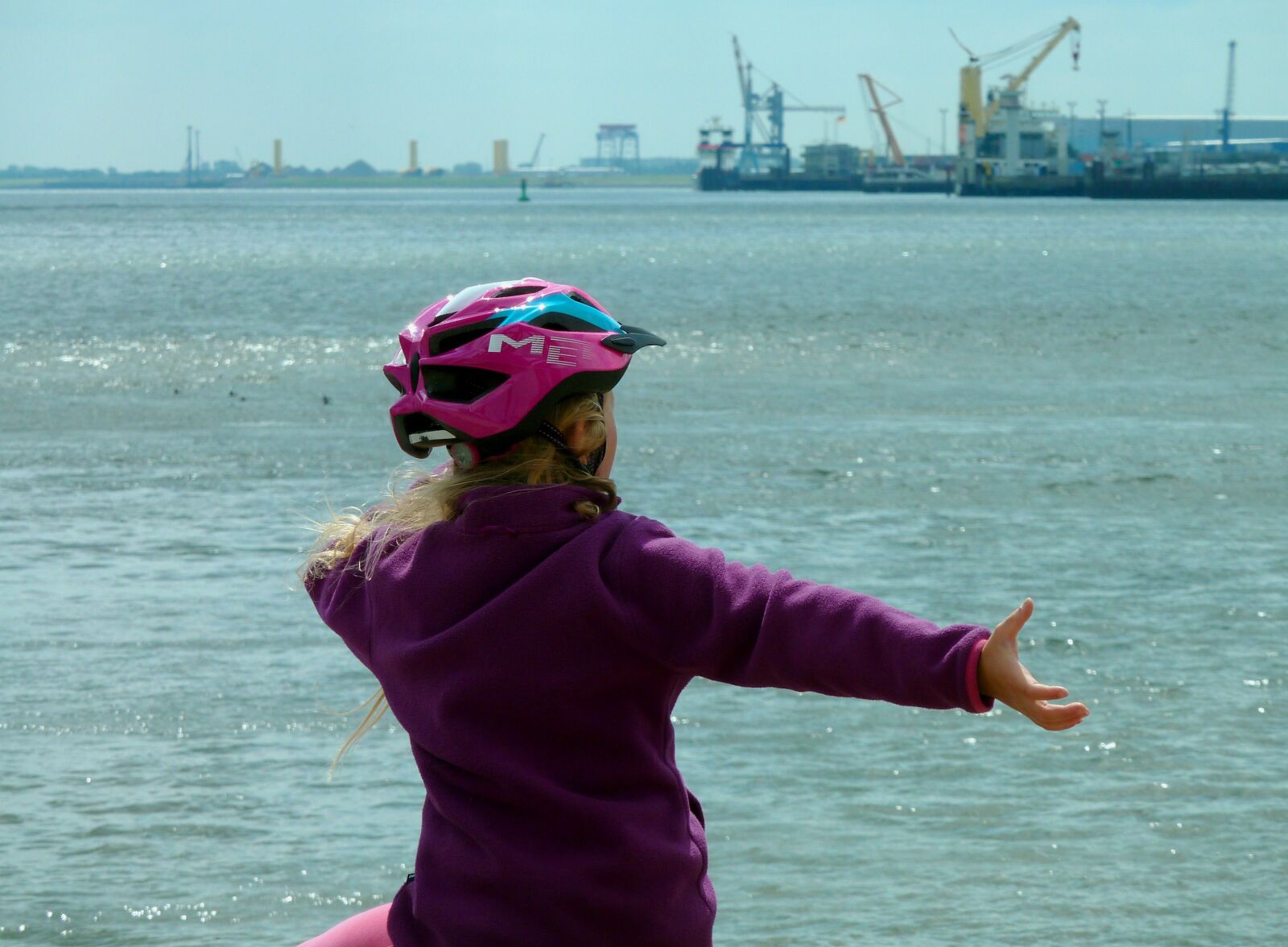 Panasonic DMC-TZ7 sample photo. The harbor, child, joy photography