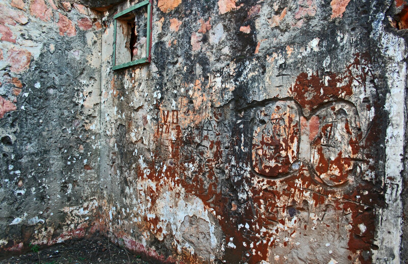 Canon EOS 400D (EOS Digital Rebel XTi / EOS Kiss Digital X) sample photo. Old fort wall, wall photography